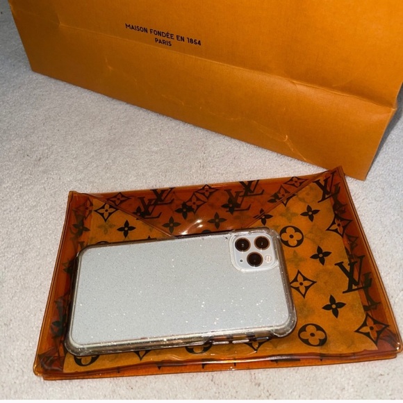 Last 1! - Authentic Louis Vuitton Monogram Clear Clutch Pouch ⚠️ with NO BOX ⚠️ - Picture 6 of 11